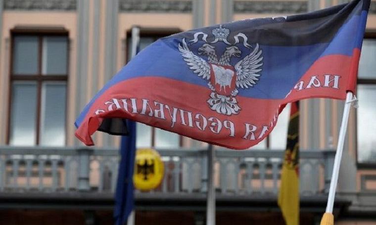 Активісти намагаються зупинити відкриття «представництва ДНР» у Львові