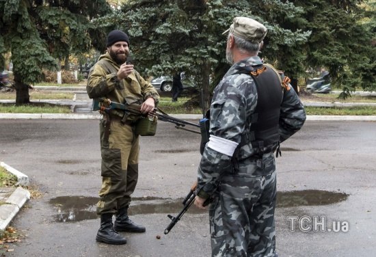 В районі Докучаєвська бойовики обстріляли свої позиції: лікарні переповнені пораненими і вбитими