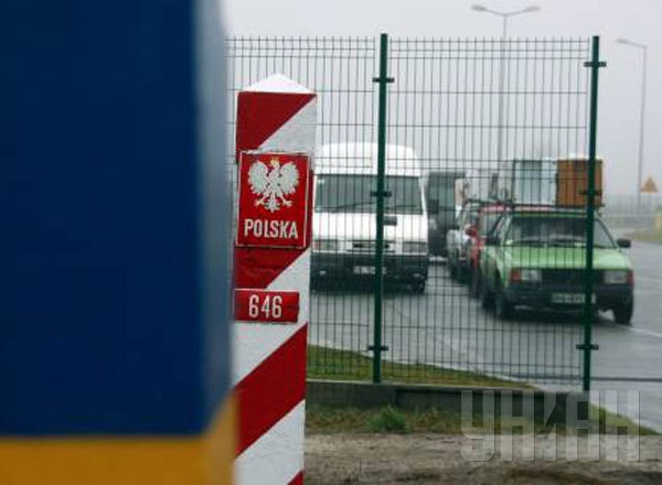 Порошенко не виключає, що мешканці Львова зможуть їздити до Польщі без віз