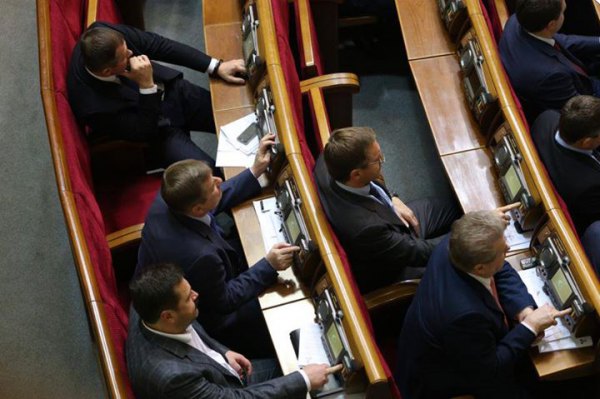 Фальсификаторы нового парламента (ФОТО, ВИДЕО)
