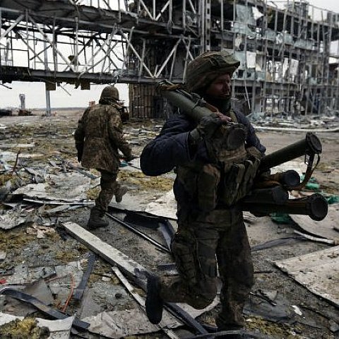 Донецькі “кіборги” відбили у терористів старий термінал