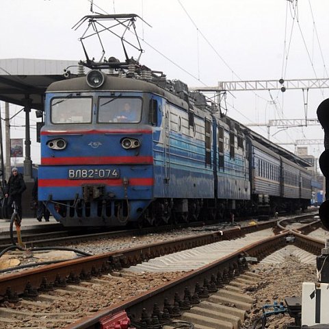 Россия на год отменила поезда в Украину