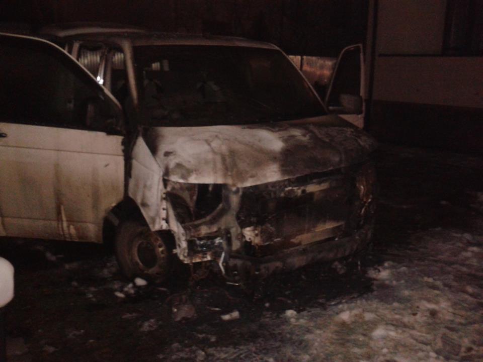 У Брюховичах черговий підпал: цього разу спалили машину батька активістки