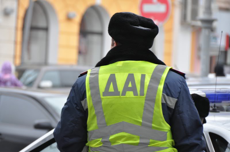 Во Львове инспектор ГАИ сам заплатил незаконно наложен штраф