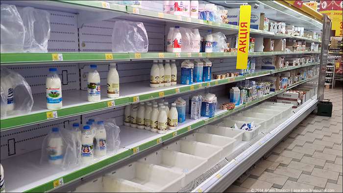 Молочная продукция и алкоголь исчезли с полок супермаркетов Крыма