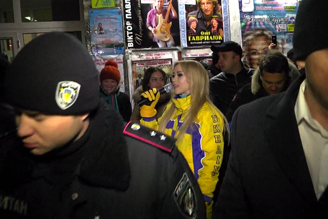 Валевська поскаржилася в міліцію на зрив її концерту у Моршині  (відео)