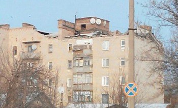 Наслідки обстрілу житлових будинків у Донецьку (ФОТО)