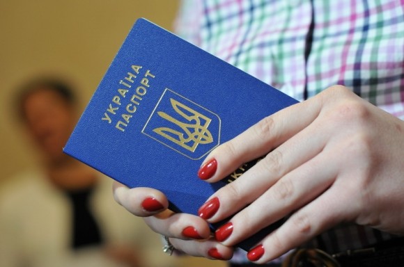 Первый биометрический паспорт в Львовской области