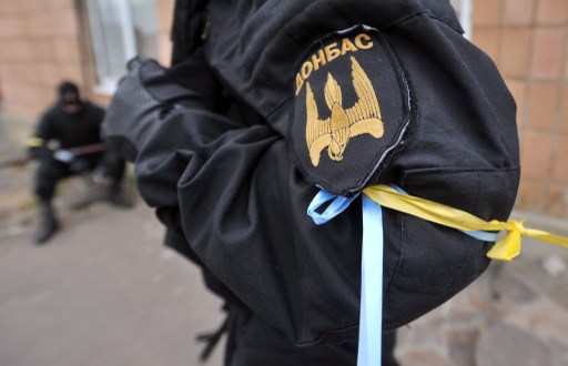 Бойцы батальйона «Донбасс» показали, что они делают с пленными сепаратистами (ВИДЕО)