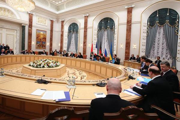 Переговори в Мінську перейшли в розширений формат (ФОТО)