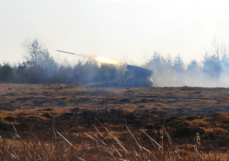 На Яворовском полигоне стреляют «Грады» (фото)