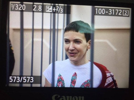 До Басманного суду Москви доставили Надію Савченко, яка голодує два місяці