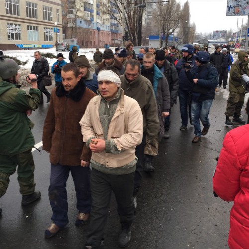 Важно: Под Донецком только что освободили из плена раненых “киборгов”