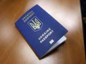 Про паспортну корупцію, або Хто підставляє прем’єра Яценюка