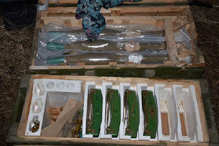 Луганские милиционеры нашли огромный схрон оружия (ФОТО)