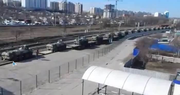 Россия отправила на Донбасс очередные эшелоны военной техники (ВИДЕО)