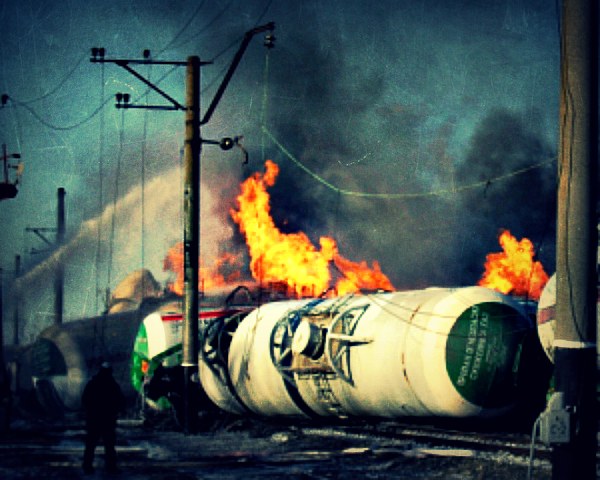 В Харькове подорвали железнодорожную цистерну с топливом для АТО