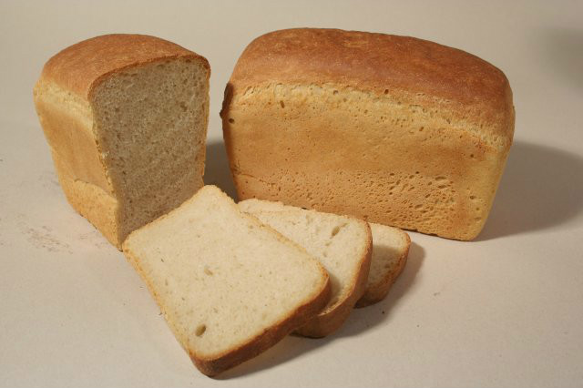 Жителям Луганщини запропонували працювати за буханку хліба