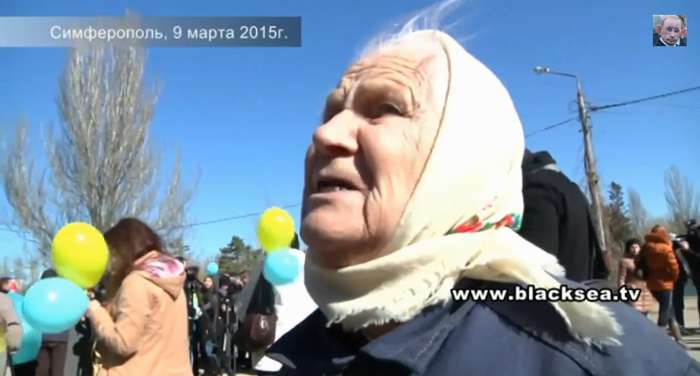 Виступ бабусі із Сімферополя підірвав інтернет: «Ненавиджу цих окупантів!» (ВІДЕО)