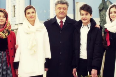 Порошенко вместе с львовской семьей поздравил украинцев с Пасхой (ВИДЕО)