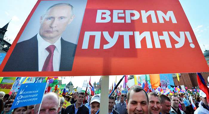 Комуніст пожалівся Путіну, що у Криму депутати не співають гімн РФ