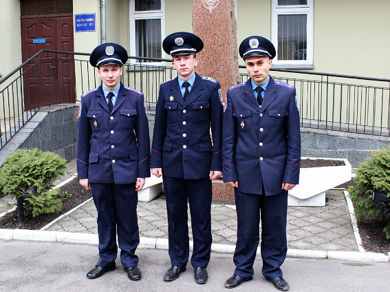 У Львові троє курсантів ЛДУВС затримали розшукованого злочинця (ФОТО)