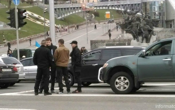 Сын Порошенко попал в аварию на Крещатике