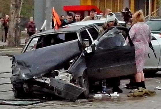 ДНРовцы устроили аварию в центре Донецка (ФОТО)