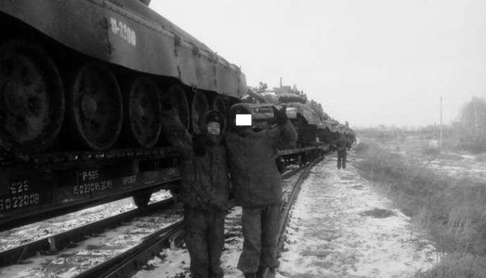 К украинской границе переброшены хабаровские танкисты и техника