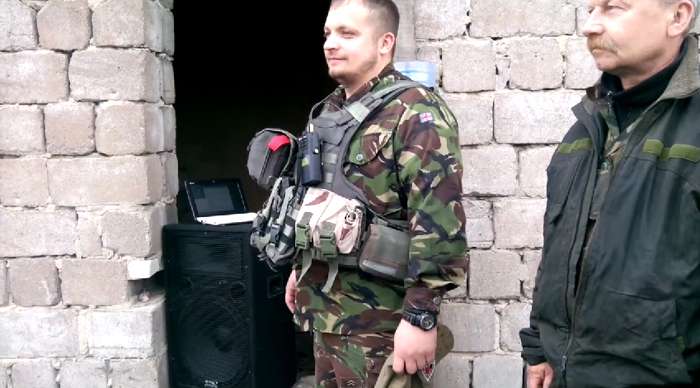 Украинские силовики устраивают боевикам ЛНР пытки гимном Украины (ВИДЕО)