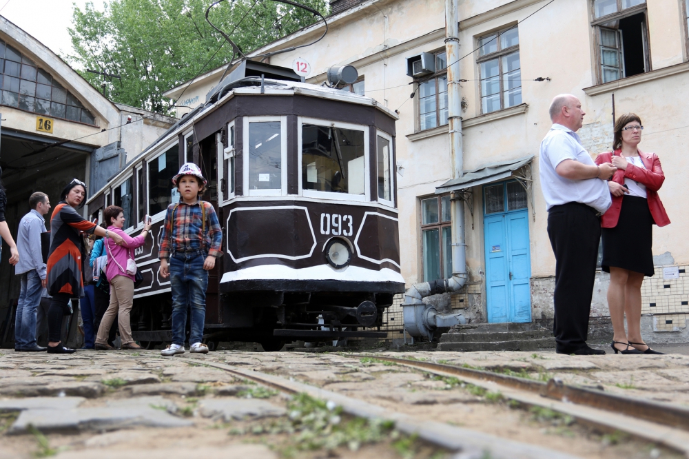 У Львові показали трамваї, яким більше ста років (фото)