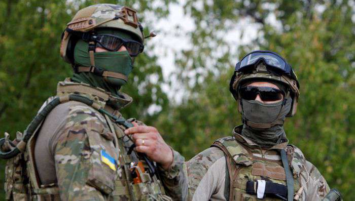 Спецназ задержал двух вооруженных боевиков возле Святогорской Лавры (ФОТО)