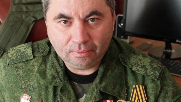 Донецький “урядовець”-комуніст ледь не розстріляв “начальника поліції” (ФОТО)