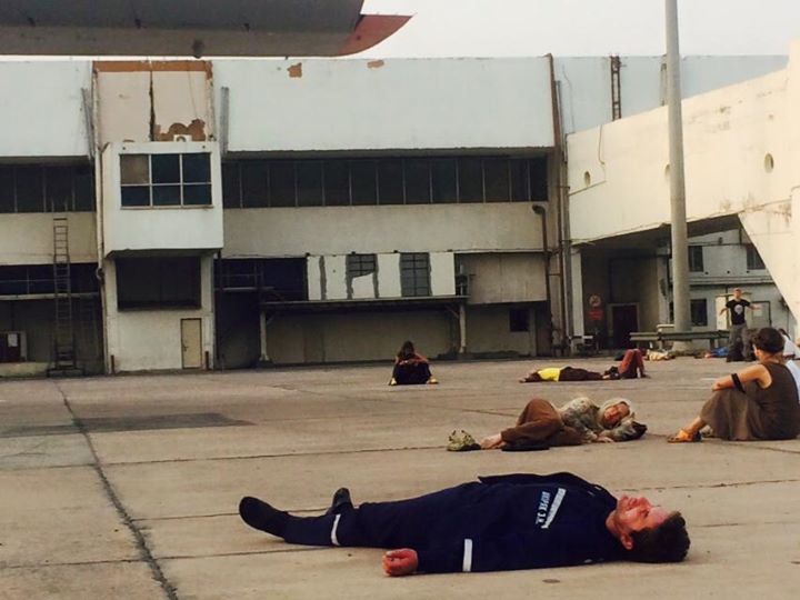 “На привале”: фото спящего на земле Шкиряка взорвало интернет (ФОТО + ВИДЕО)