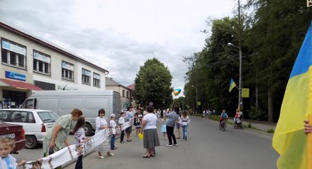 На Львівщині створили вишитий рушник довжиною майже 400 метрів (фото)