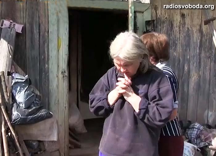 “Думає, що хтось повинен давати їй гроші і годувати!”,- односельці про переселенку з Росії (ВІДЕО)