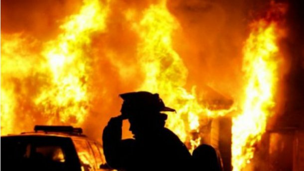 У страшній пожежі в Маріуполі загинуло троє людей