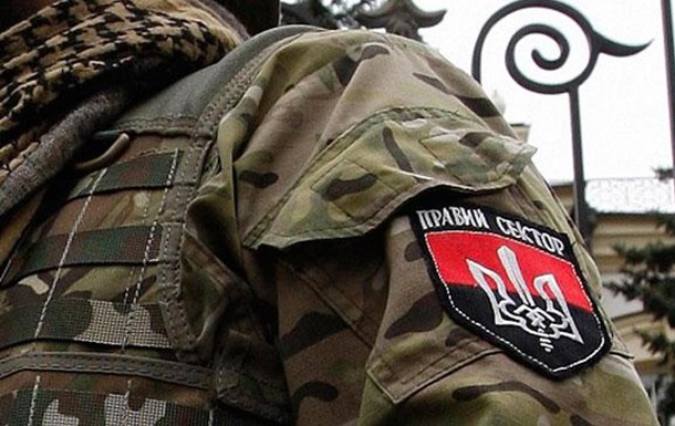 “Правий сектор” вирвався з оточення міліції під Мукачевим, проти них кинули спецназ (відео)