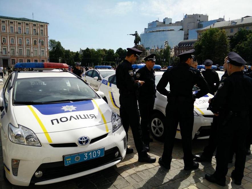Как работают новые патрульные полицейские в Киеве (ВИДЕО)