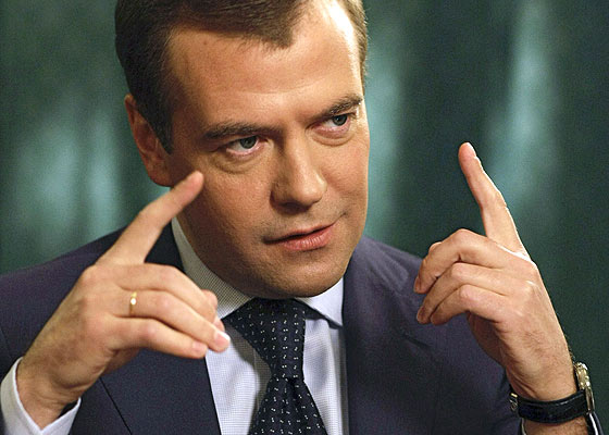 Медведев поставил под вопрос существование Украины