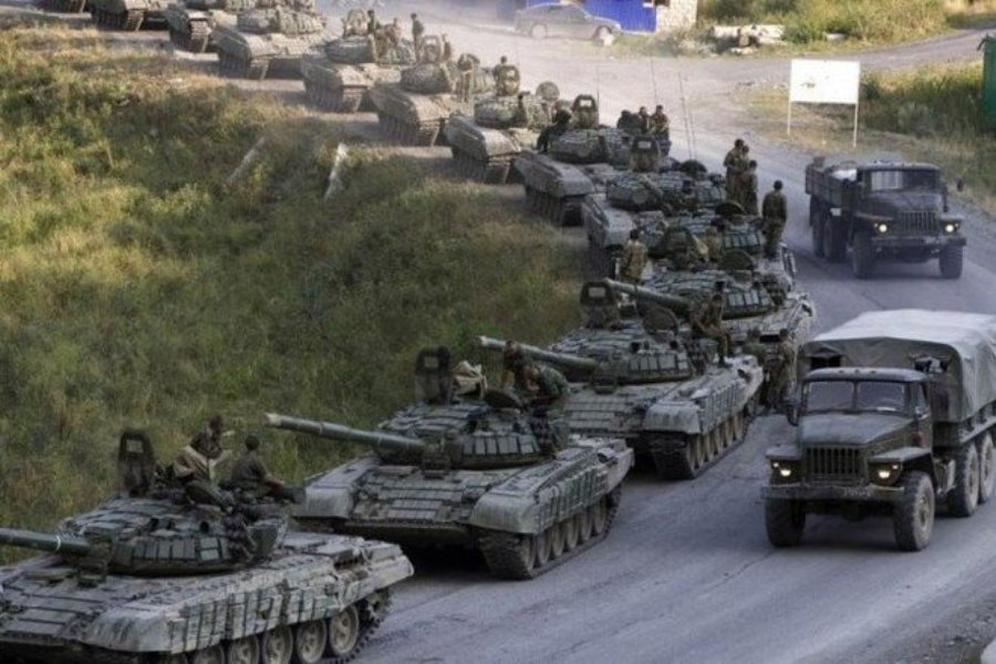 Терористи стягнули до Донецького аеропорту 20 танків і десяток ББМ