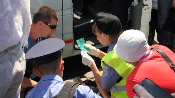 Чернігівська міліція відправила фальшиві печатки з 205-го округу на експертизу