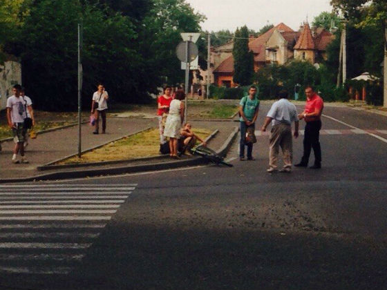 У Львові водій іномарки збив велосипедистку (фото)