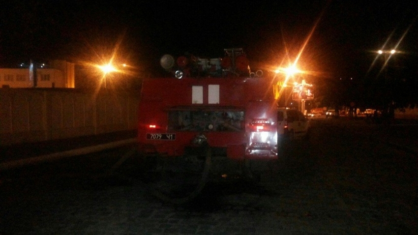 Вночі пожежники гасили склади біля Приміського вокзалу