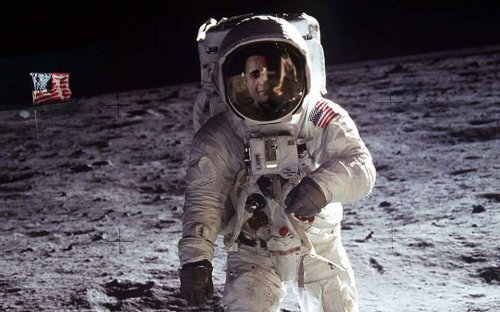 “Космонавта” Васюника во Львове хочет переплюнуть “нормальная баба”