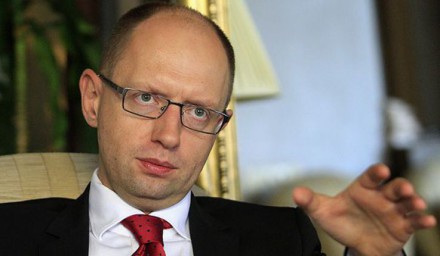 Яценюк збирає на засідання уряду міністрів та голів ОДА