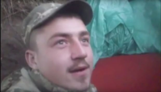 Дивом вцілів: Боєць АТО зняв на відео, як його накрило вибухом