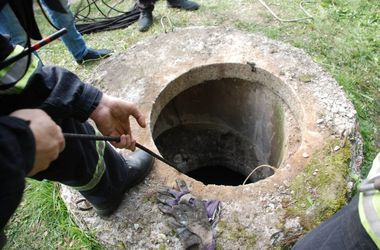 У Львівській області 5-річна дитина померла в каналізаційному колекторі