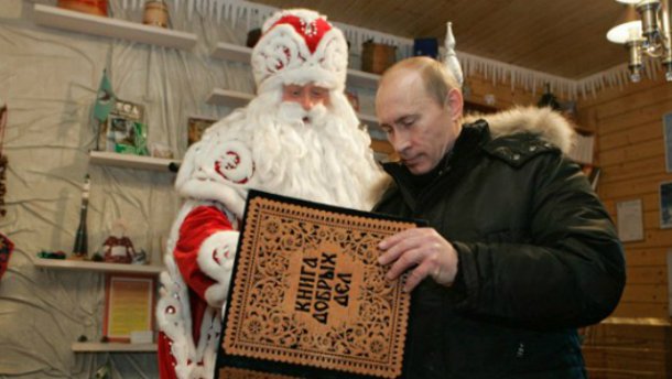 Західні журналісти масово “зрікаються” книжок про Путіна
