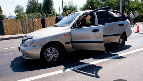 У Вінниці жорстоко розстріляли автомобіль: є жертви (ФОТО, ВІДЕО)